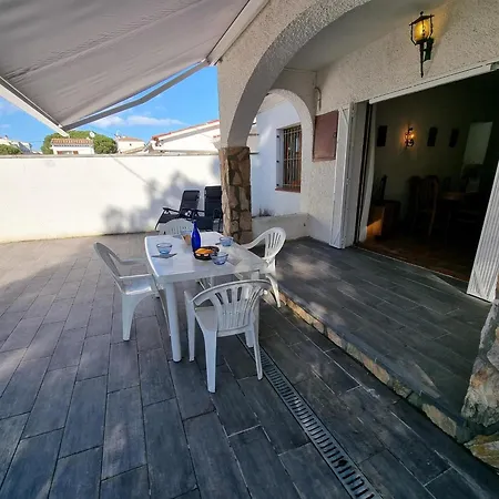 Encantadora Casa Cerca De La Playa En L'escala - Hisp-236-216 別荘 *